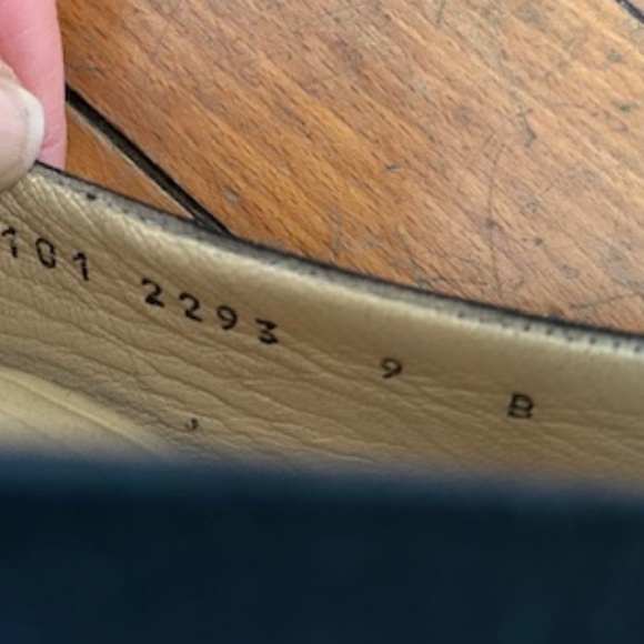 GUCCI Velvet black loafers, Sz 9B - Picture 6 of 6